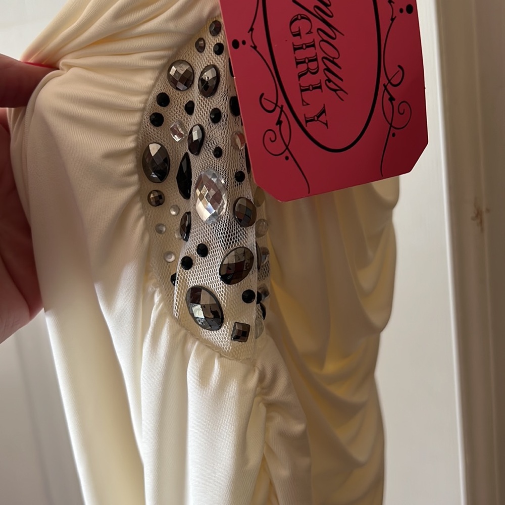 Dress - Picture 3 of 5